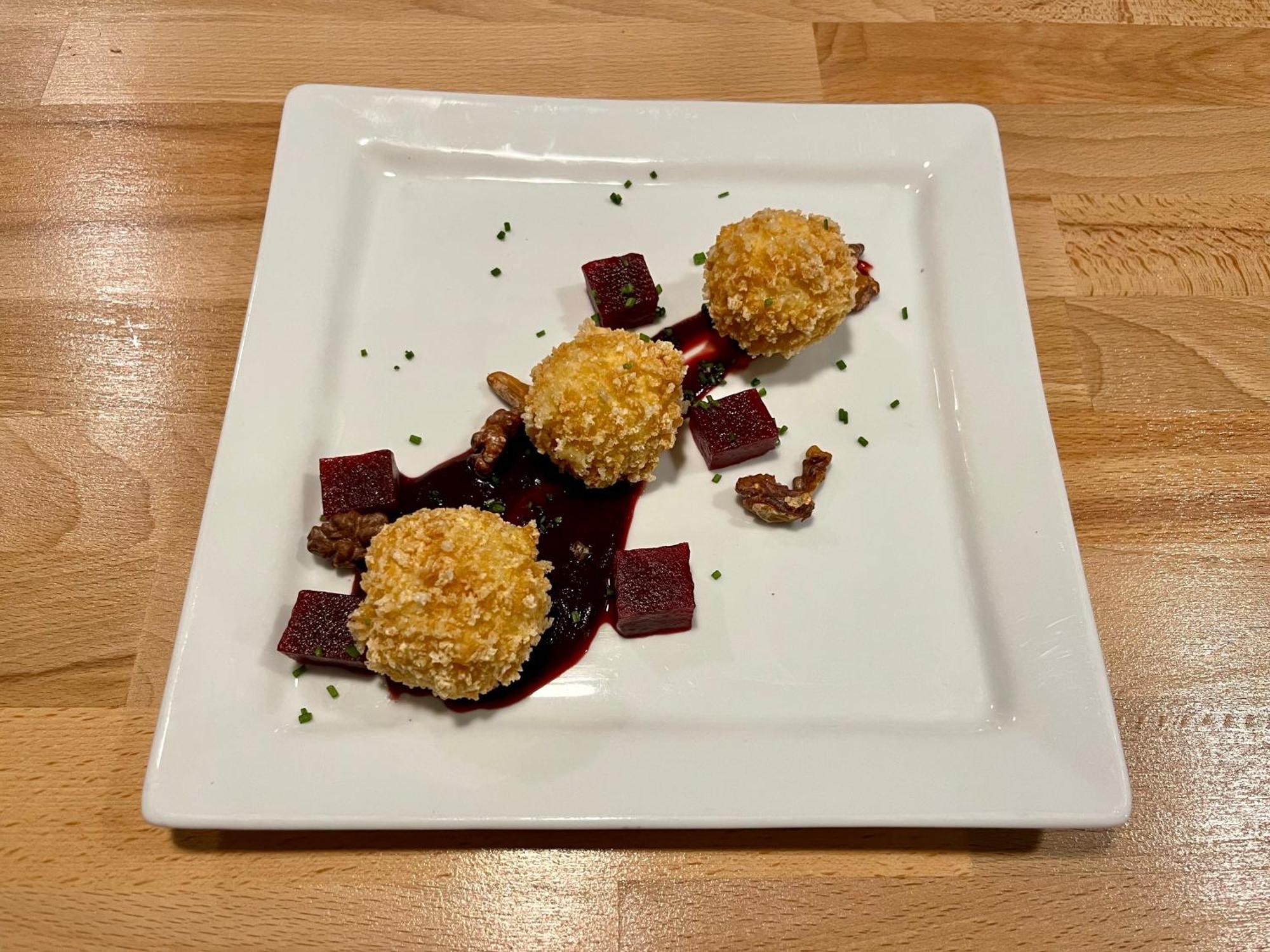 Hotel Restaurant Le Clos Бес-ет-Сен-Анастез Екстериор снимка