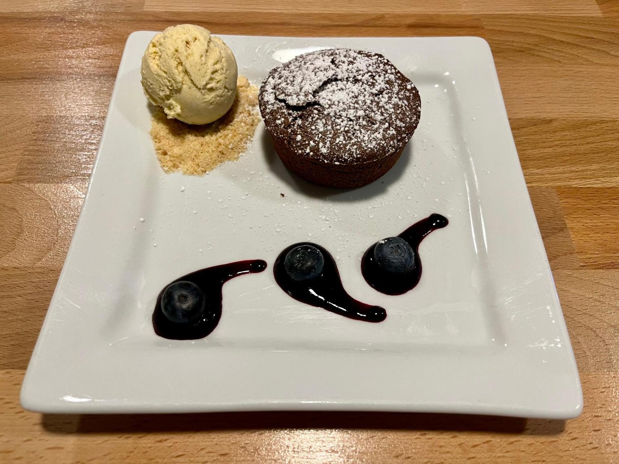 Hotel Restaurant Le Clos Бес-ет-Сен-Анастез Екстериор снимка